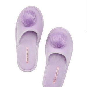 NWT VICTORIA'S SECRET SLIPPERS